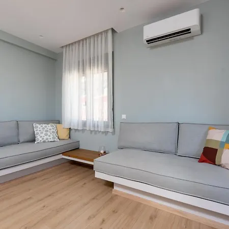 Melcon Luxury Suites Parga Exterior photo